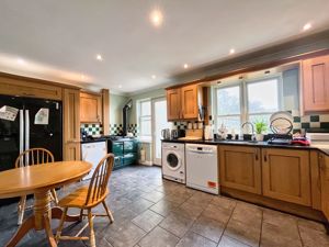 Photo 19- click for photo gallery